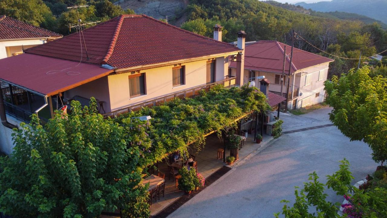 Arados Family Residence Kalampáka Luaran gambar